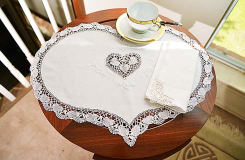 Heart Placemat. Cluny Lace. Southern Hearts. 4 sets pack - Click Image to Close